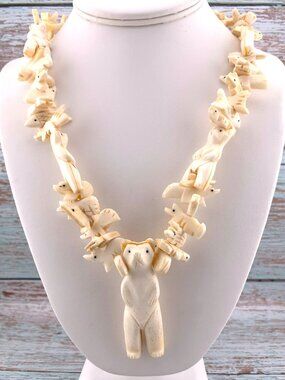 Hand Carved Bear Fetish Necklace Zuni Native American Style J1417